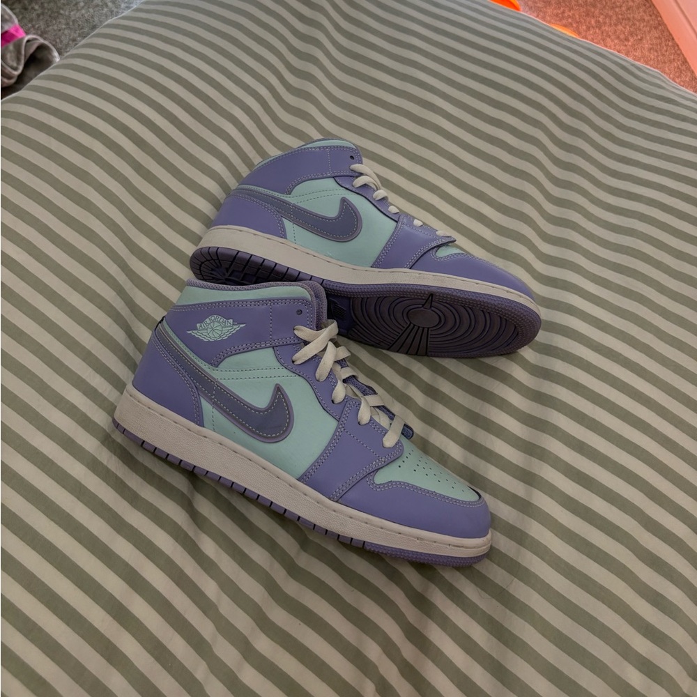 JORDAN 1 MID!!